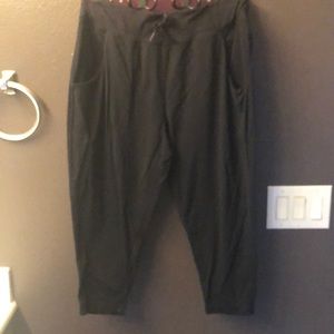 Lululemon Capri joggers. Size 10